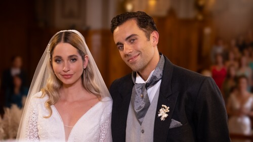 El ángel de aurora, Helena ama a Angel pero llega al altar con Demián, Paulina Matos y José Pablo Minor