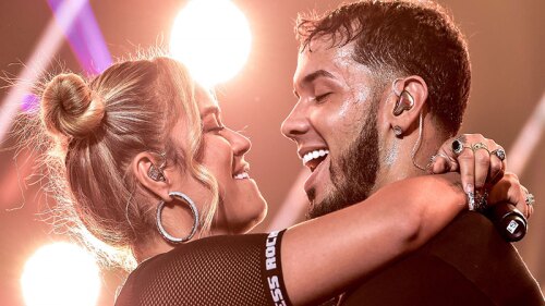 Karol G Anuel AA Romance Noviazgo Redes Sociales Amor Intimidad Festejo Instagram