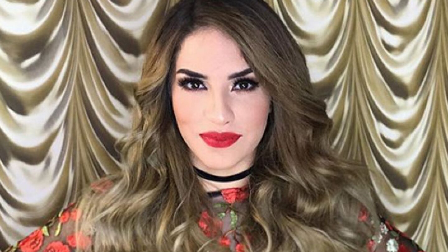 Kimberly Loiaza cumple su palabra y se quita las extensiones