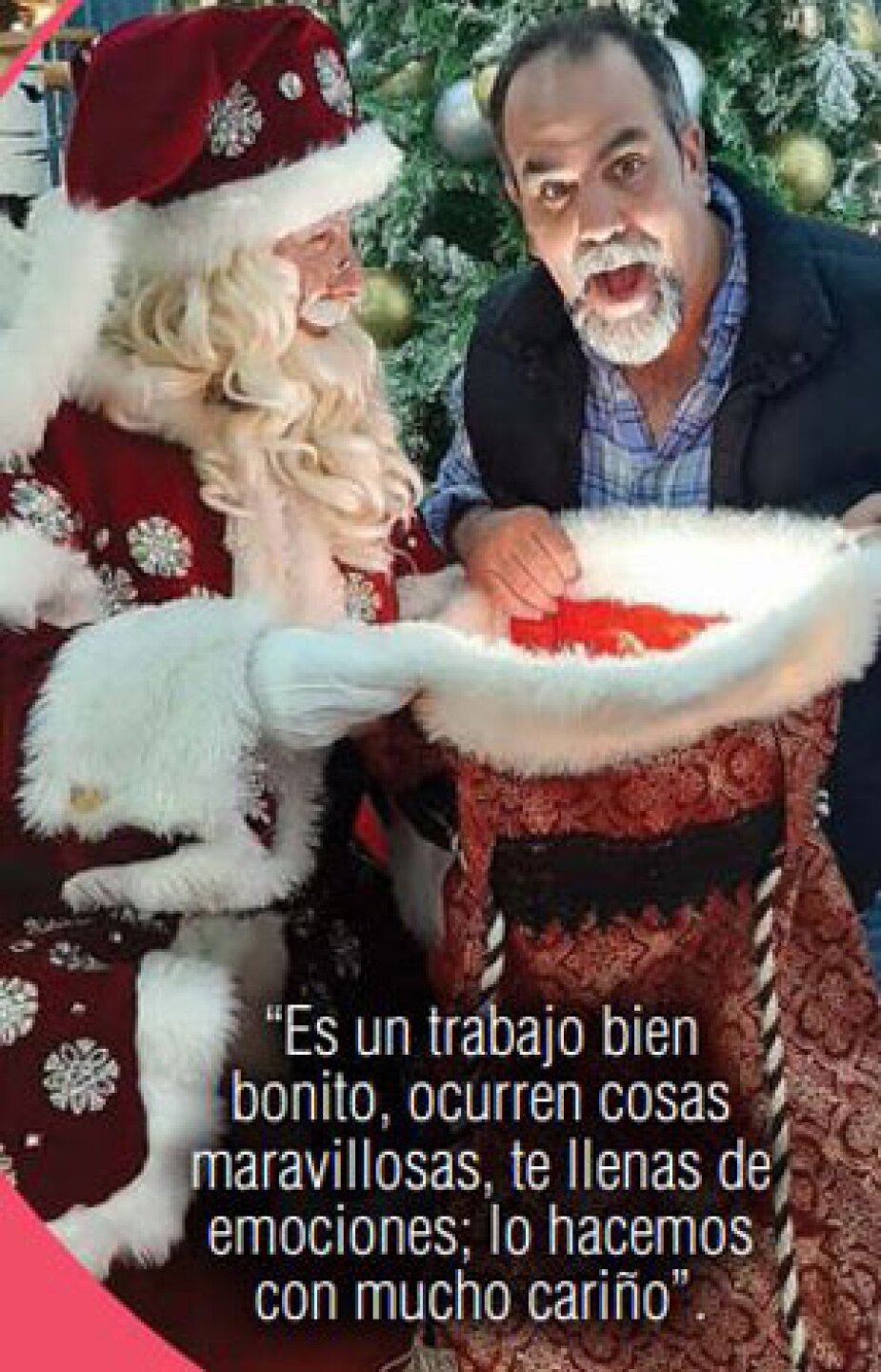 Le encanta compartir con Santa.