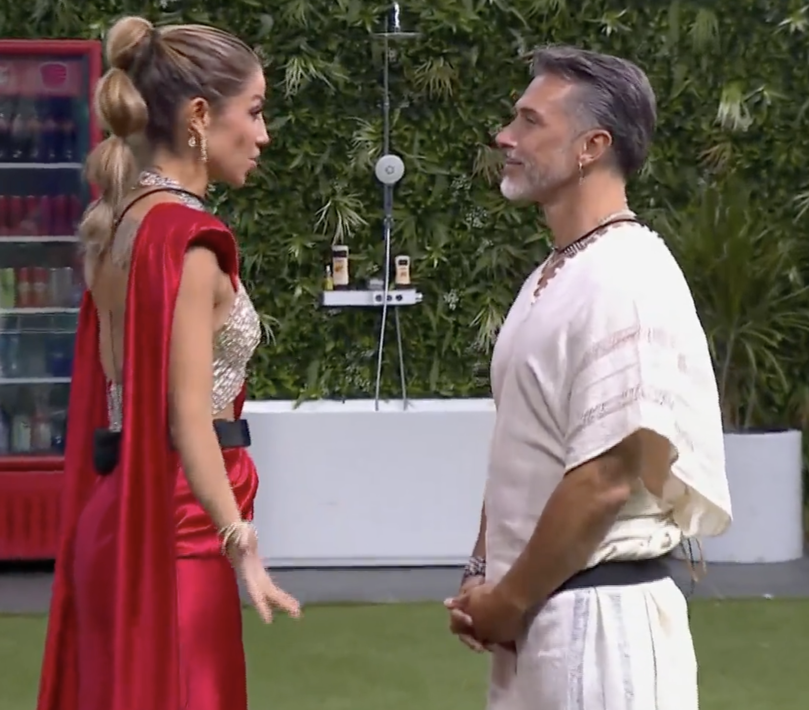 Ferka se posicionó al lado de Sergio Mayer
