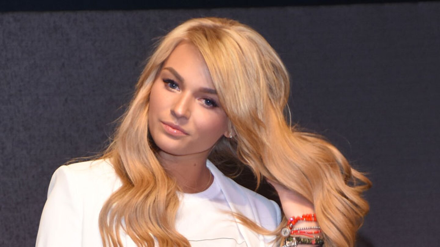 Es de mencionar que se rumora que Gabriel e Irina ya viven juntos.