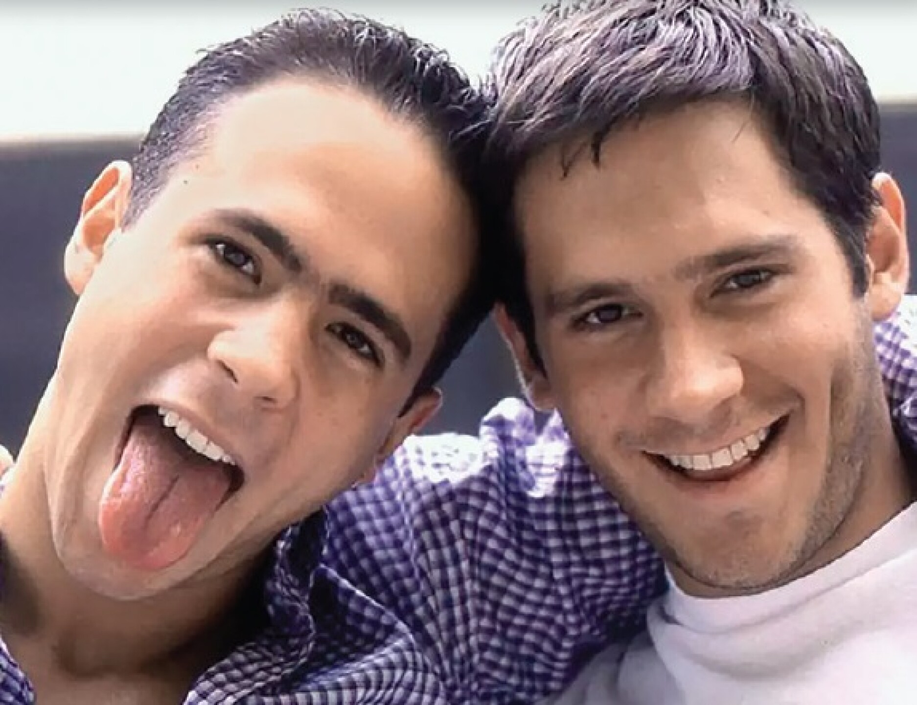 Arath y Ulises de la Torre jóvenes.jpg