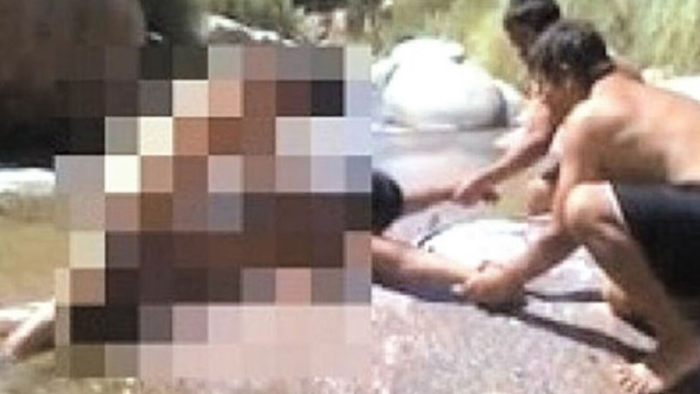 Violan a joven entre varios y presumen el video por WhastsApp