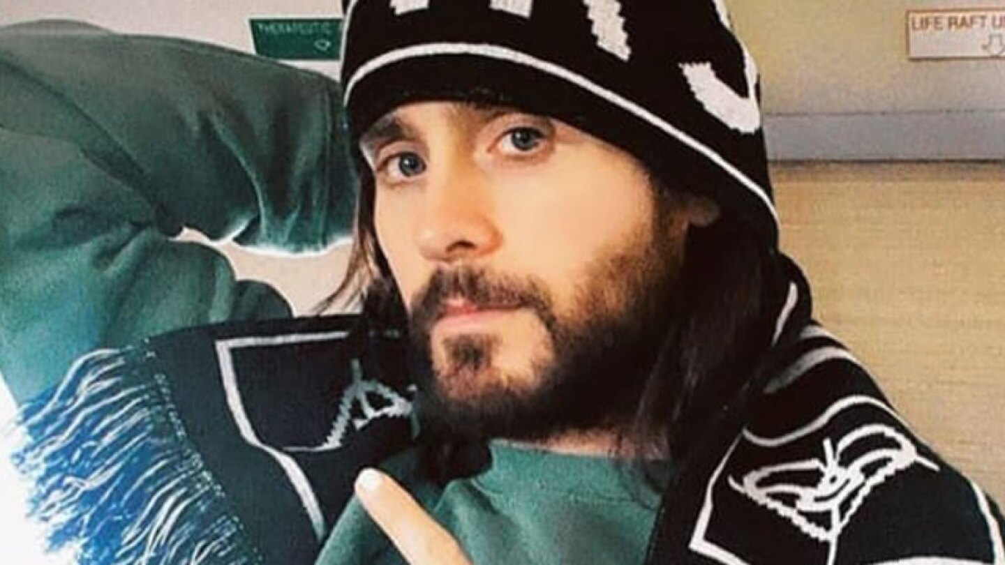 Jared Leto impacta con sorprendente transformación en ‘House of Gucci’.