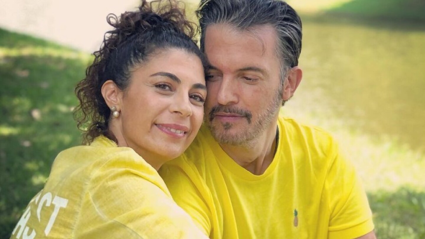 Anna Ferro dedica ofrenda a Fernando del Solar por el Día de Muertos