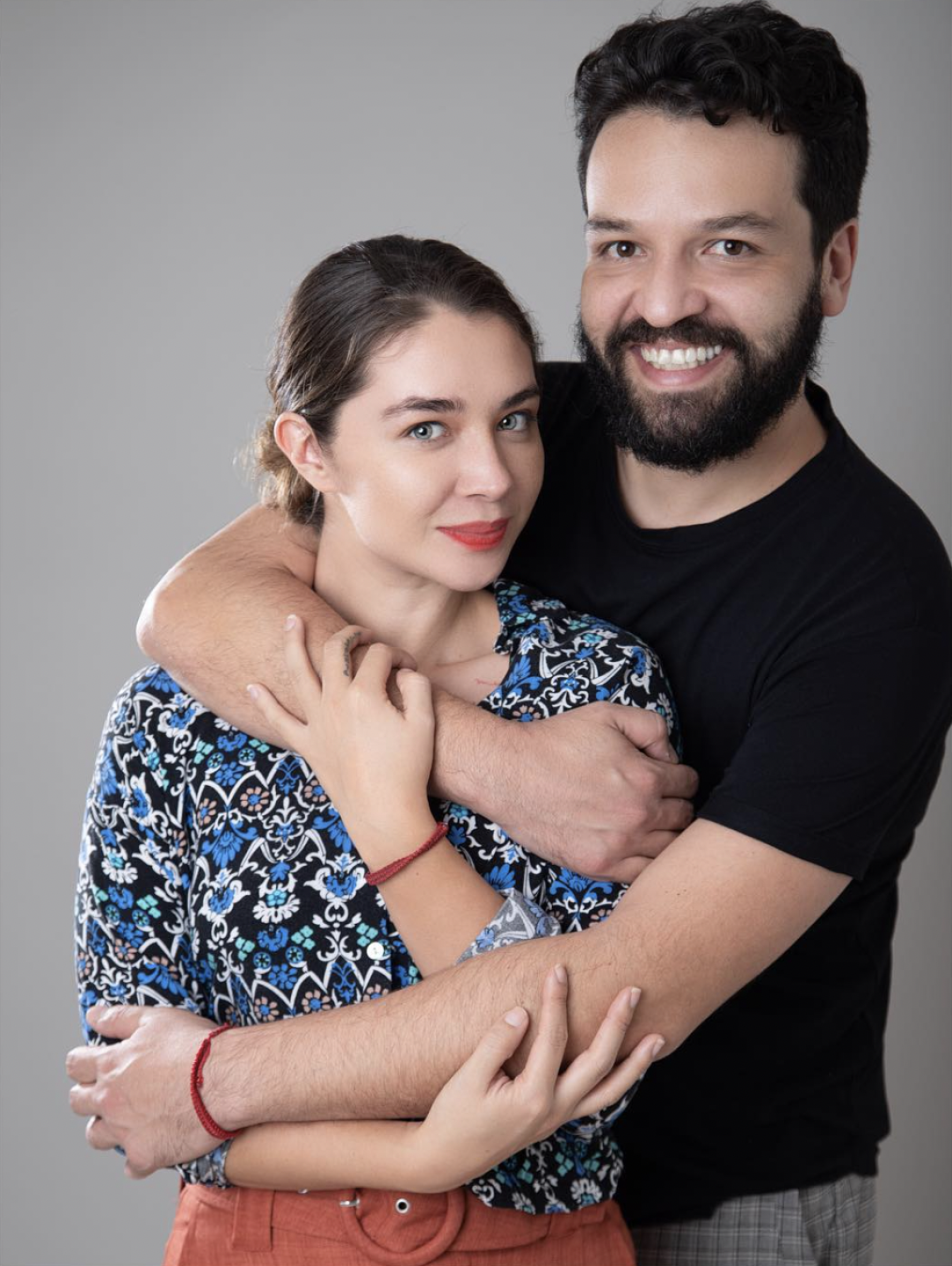 Daniela Luján y Mario Alberto Monroy comprometidos