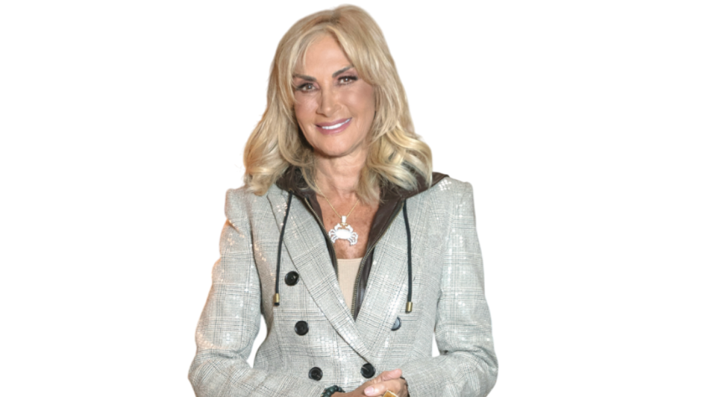 Adela Micha cumple 40 años de trayectoria como periodista