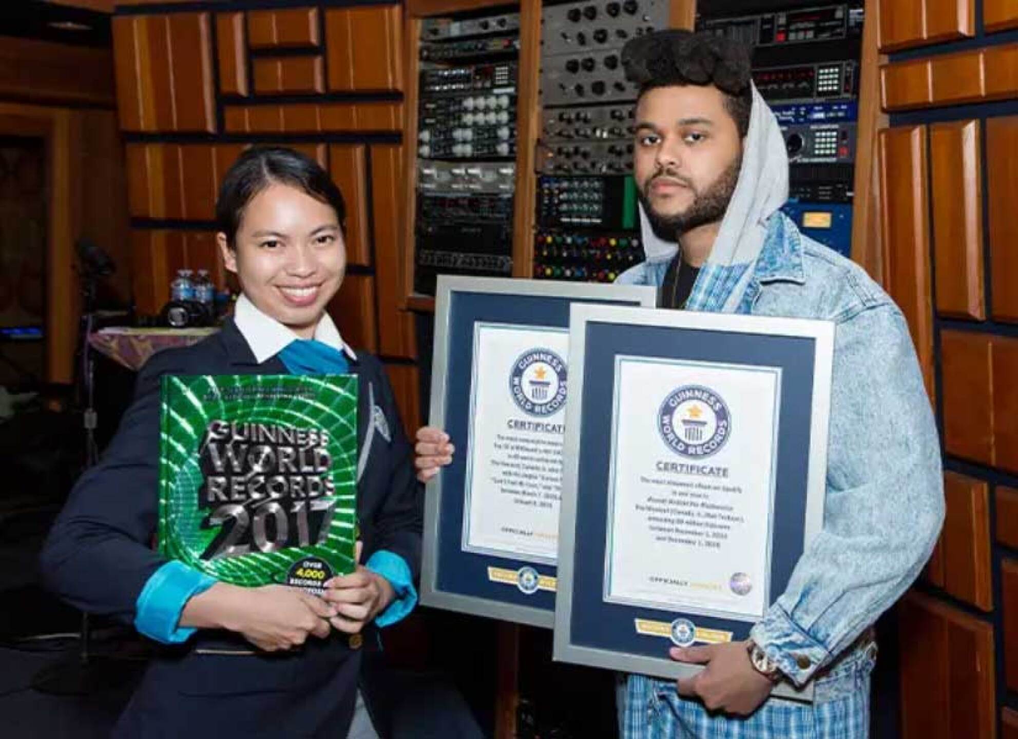Recientemente Shakira recibió 14 títulos Guinness
