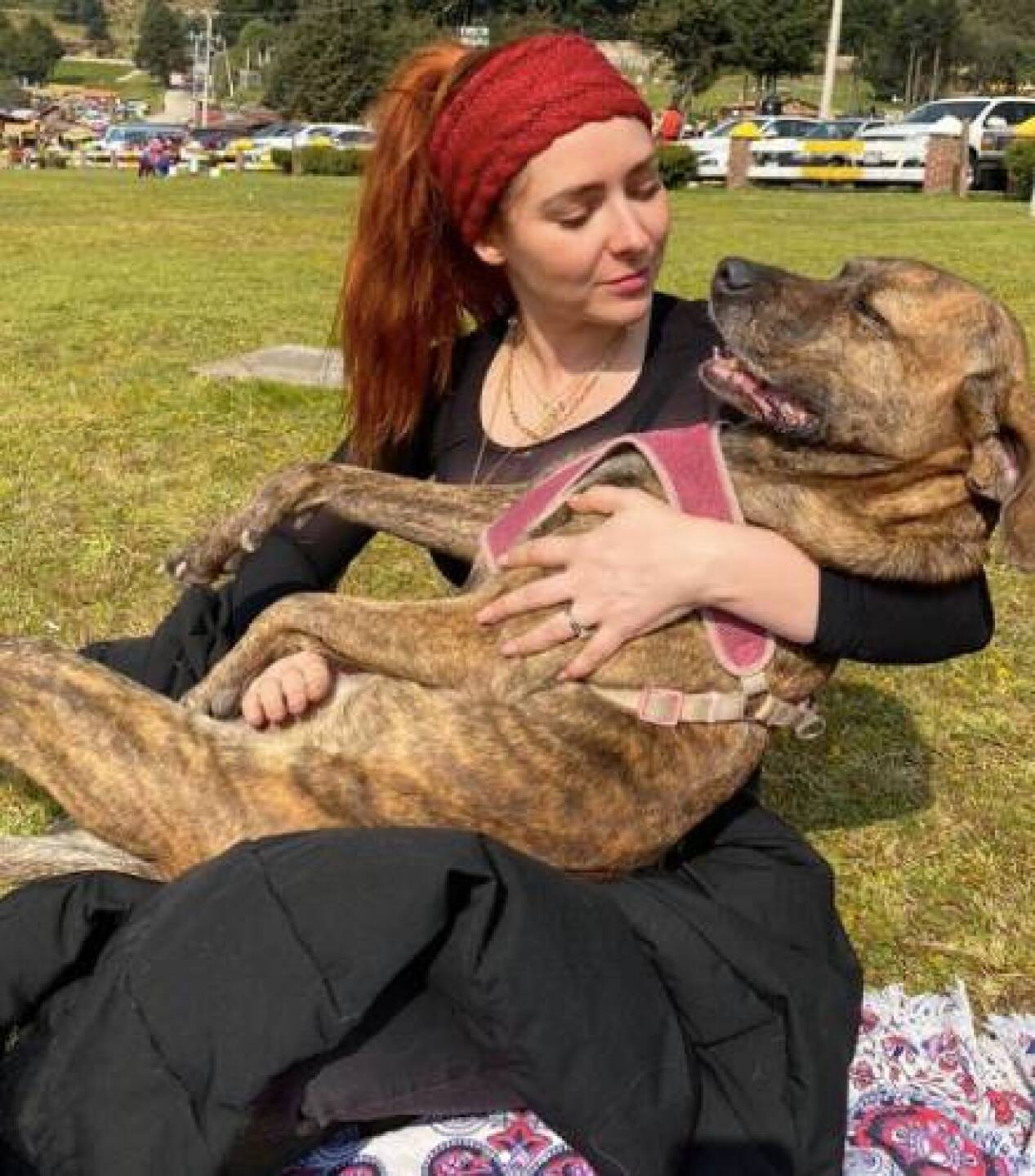 Ariadne Díaz y su perrita tacha