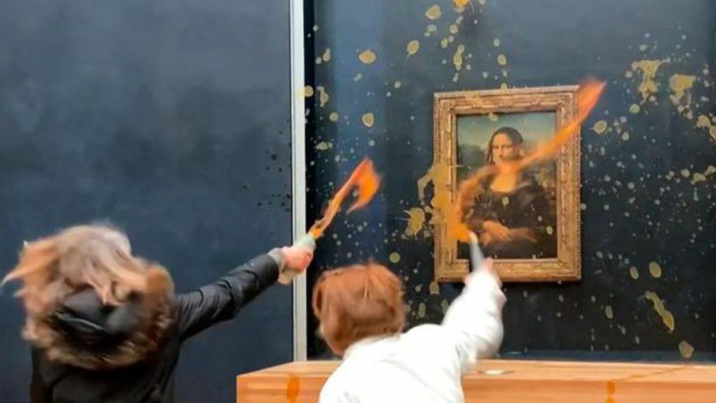 Mona lisa es atacada