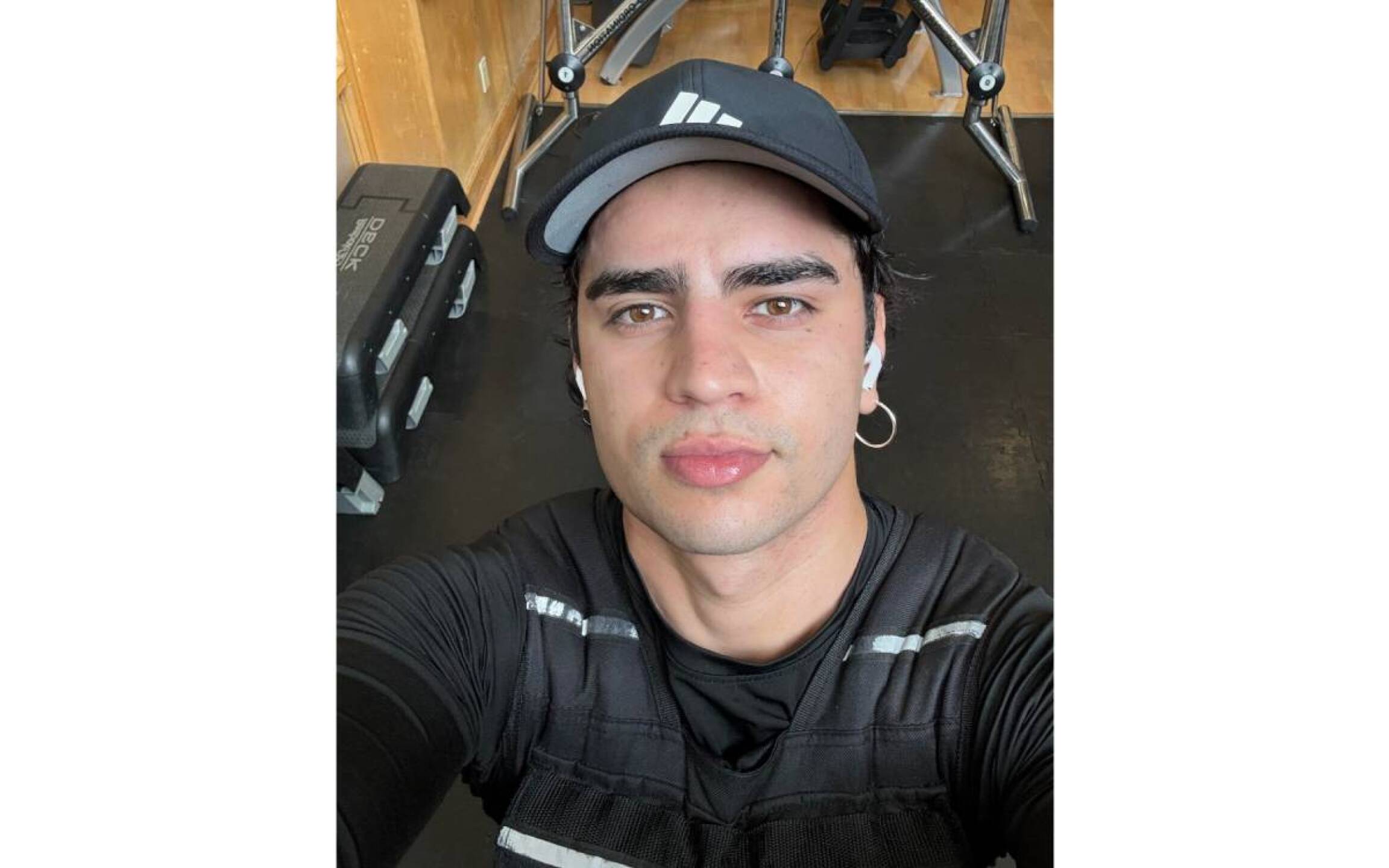 Aarón Mercury en La casa de los famosos México