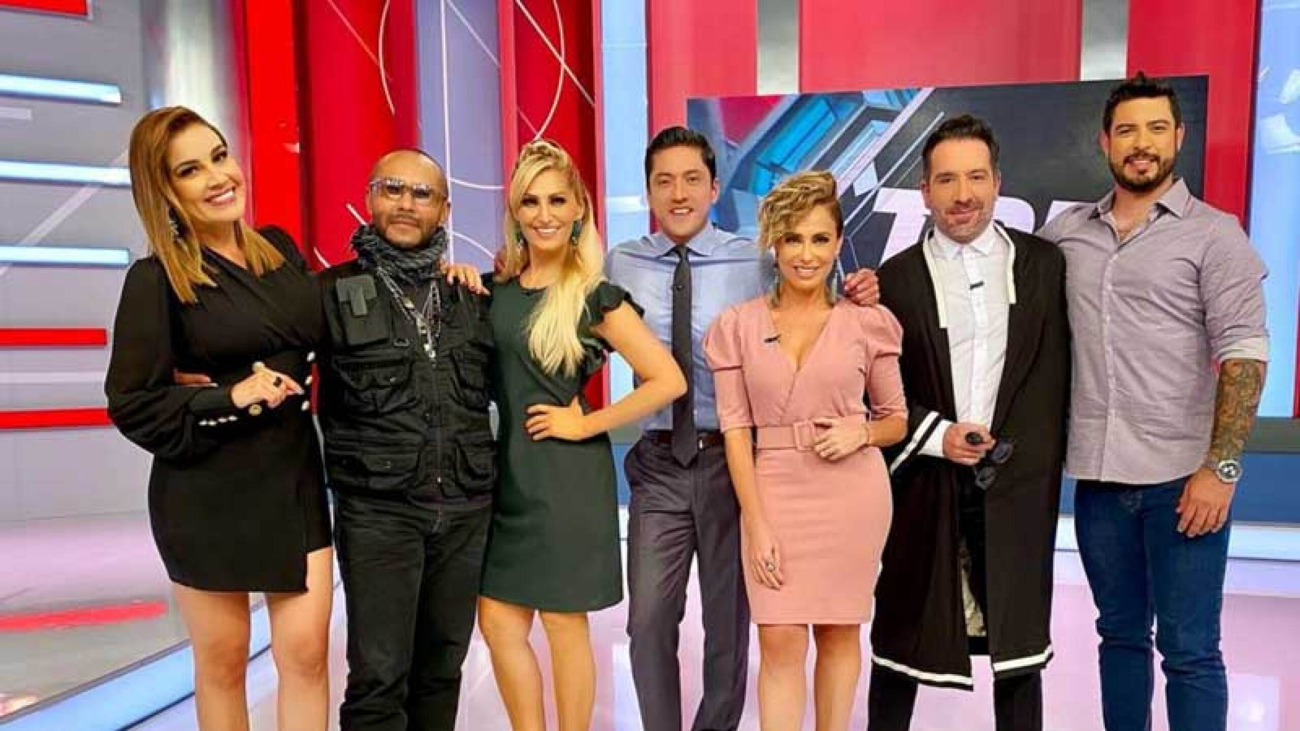 Otra conductora se ausenta de Al Extremo y es reemplazada