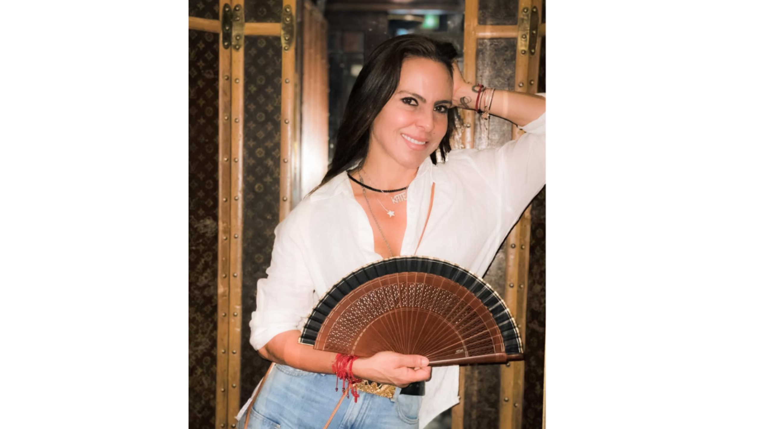 Kate del Castillo presenta a su bebé ficticio