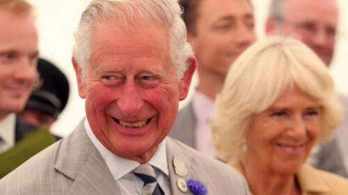 El príncipe Carlos reaparece tras padecer COVID-19