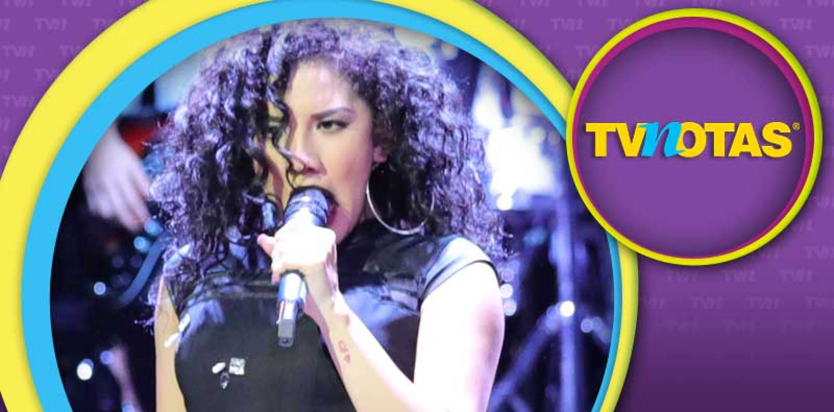 La guapa cantante fue muy ovacionada por el público.