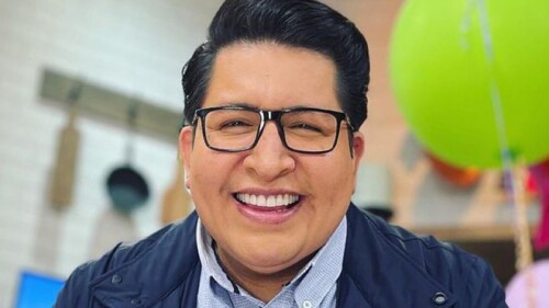 Alex Kaffie sonriendo