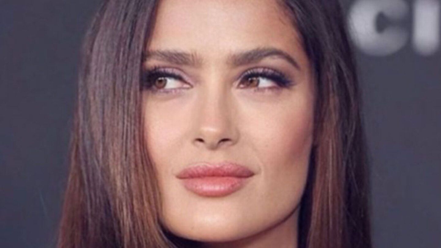 Salma Hayek revela que su familia es su prioridad a la hora de aceptar algún papel.