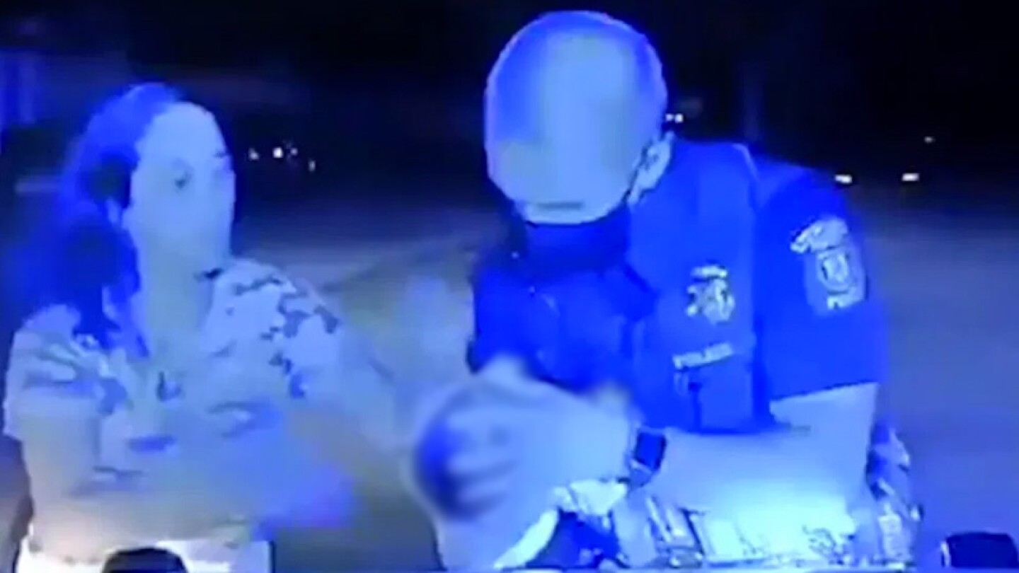 Policia salva a bebé EUA