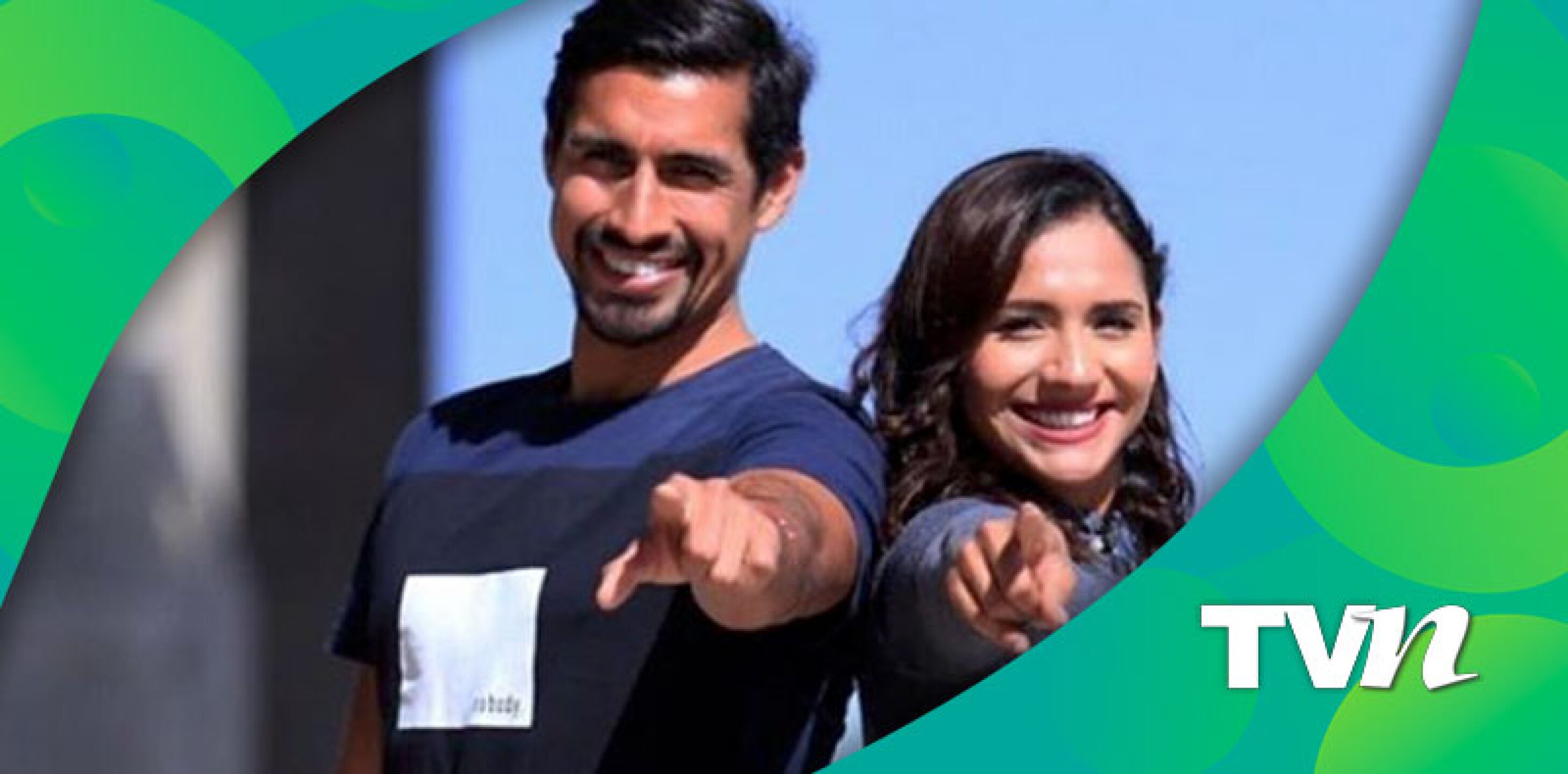 El ex futbolista le entregó el anillo a la atleta, y lo presumieron en sus redes sociales.