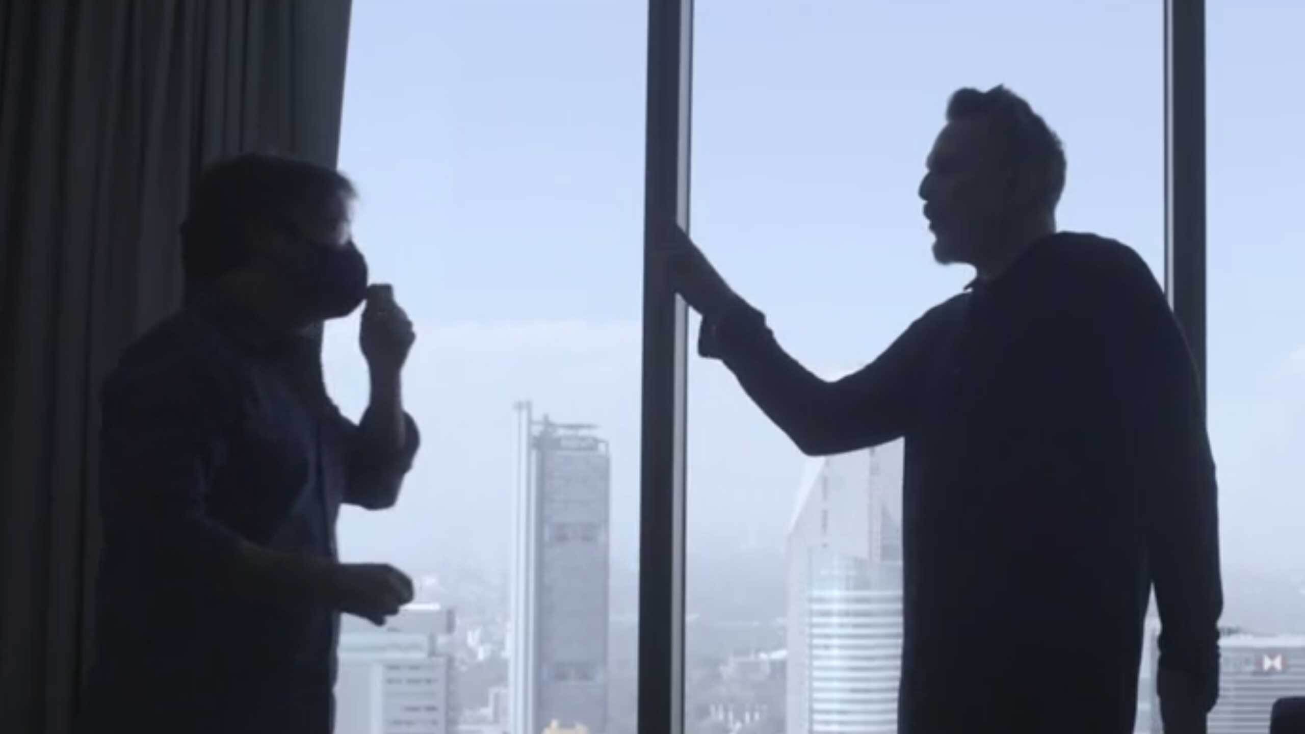 Miguel Bosé está en contra de usar cubrebocas