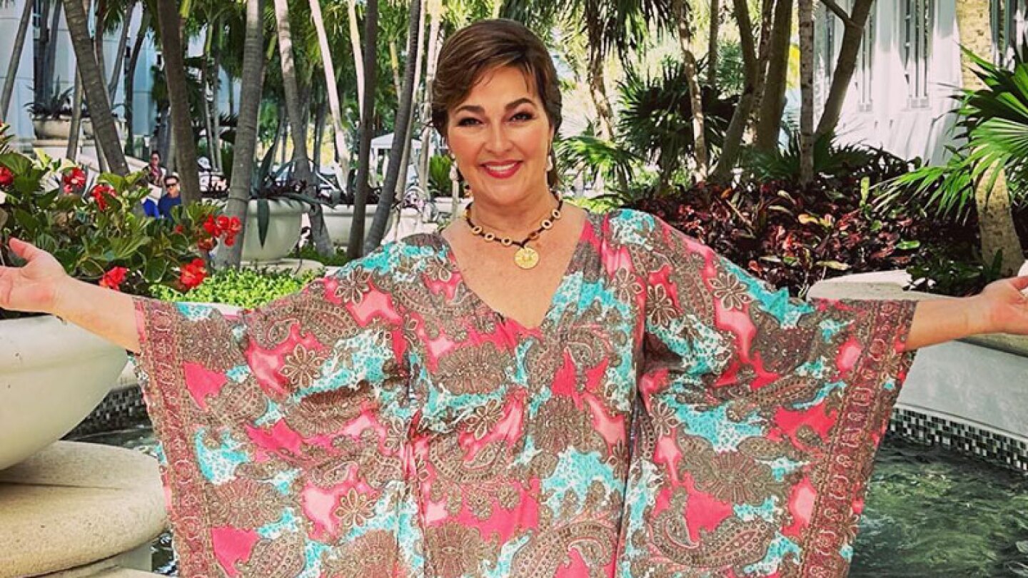 Eugenia Cauduro ayuda a persona de la calle