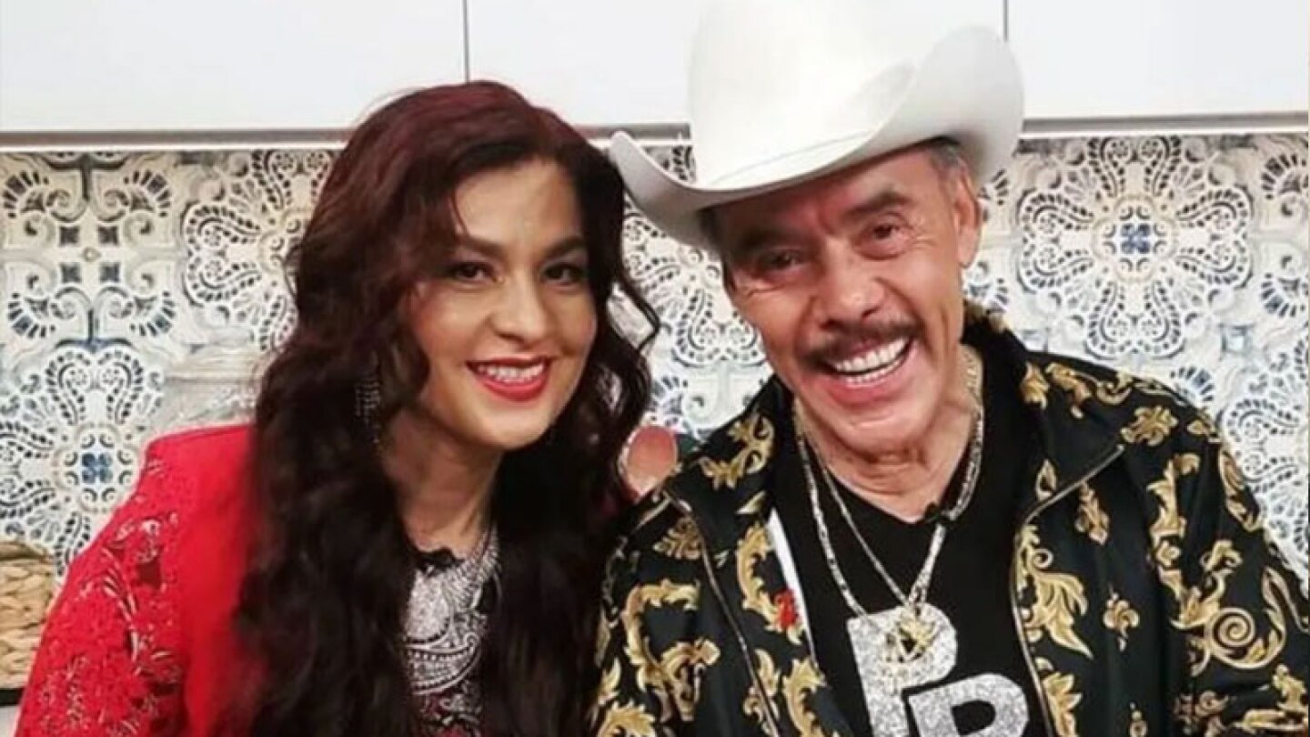 Esposa de Pedro Rivera exhibe a los Rivera