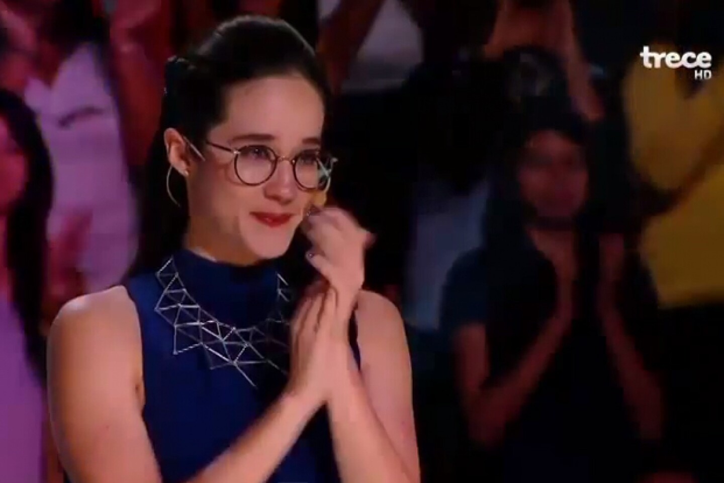 Ximena Sariñana no pudo contener las lágrimas.