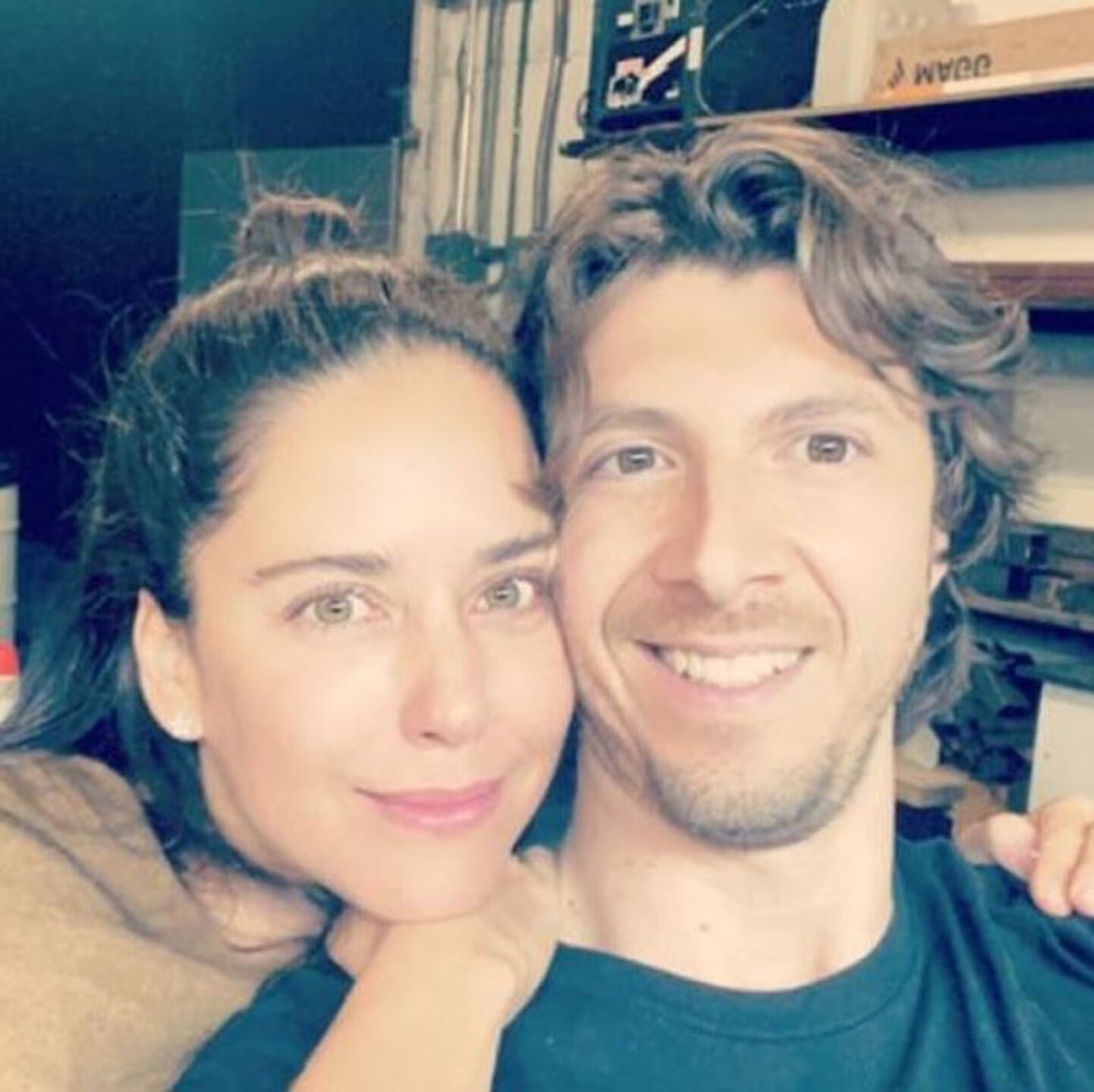La actriz está felizmente enamorada.