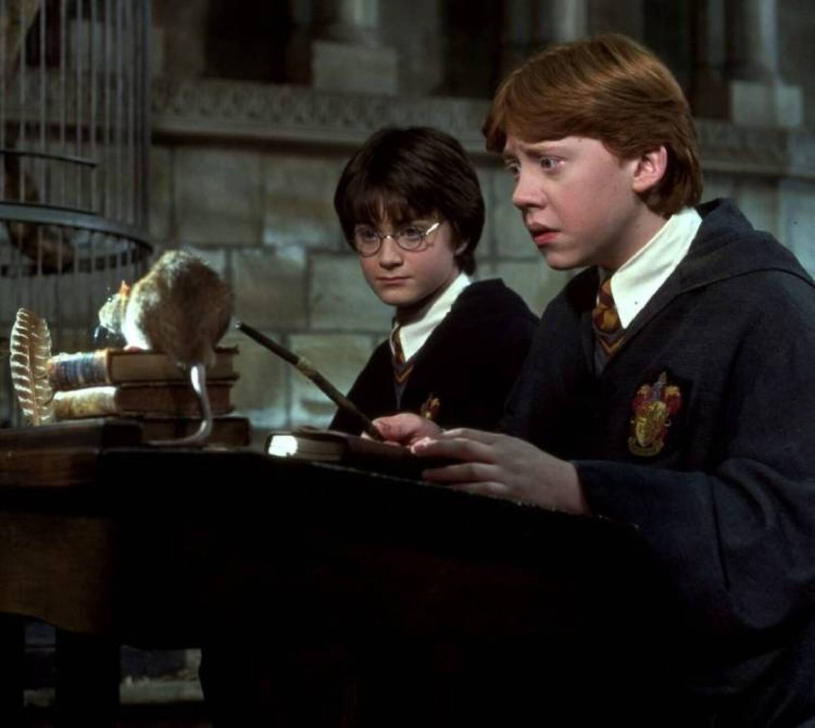 Harry Potter es una serie de novelas fantásticas escrita por la autora británica J. K. Rowling.
