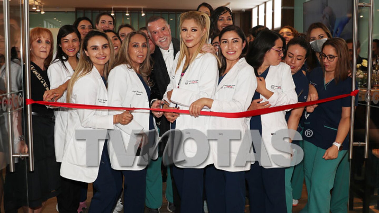 El Dr. Abel de la Peña inaugura clínica en CDMX