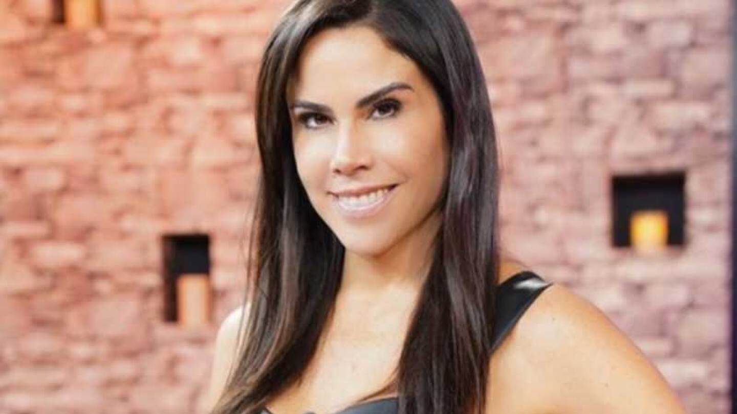 Paola Rojas celebra por todo lo alto su cumpleaños 45