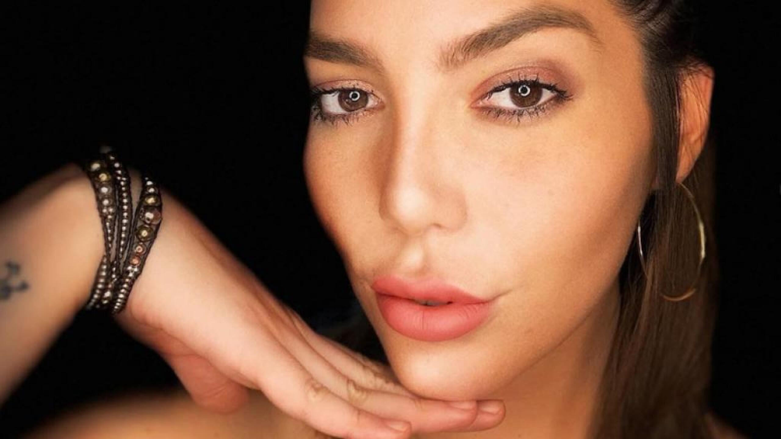 Con esto Frida deja entrever que existe un cierto distanciamiento con su madre.