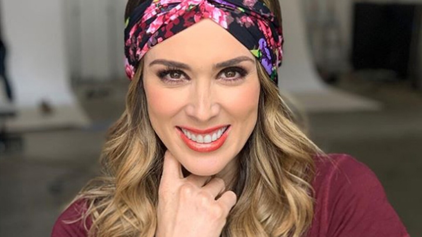 El lujoso y hermoso bautizo de las mellizas de Jacky Bracamontes 