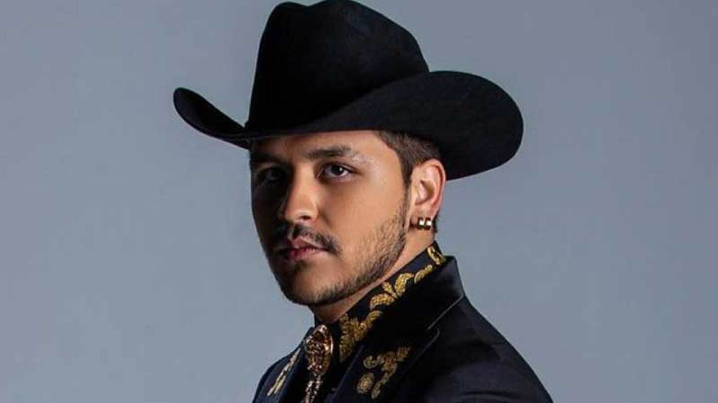 Christian Nodal da concierto virtual