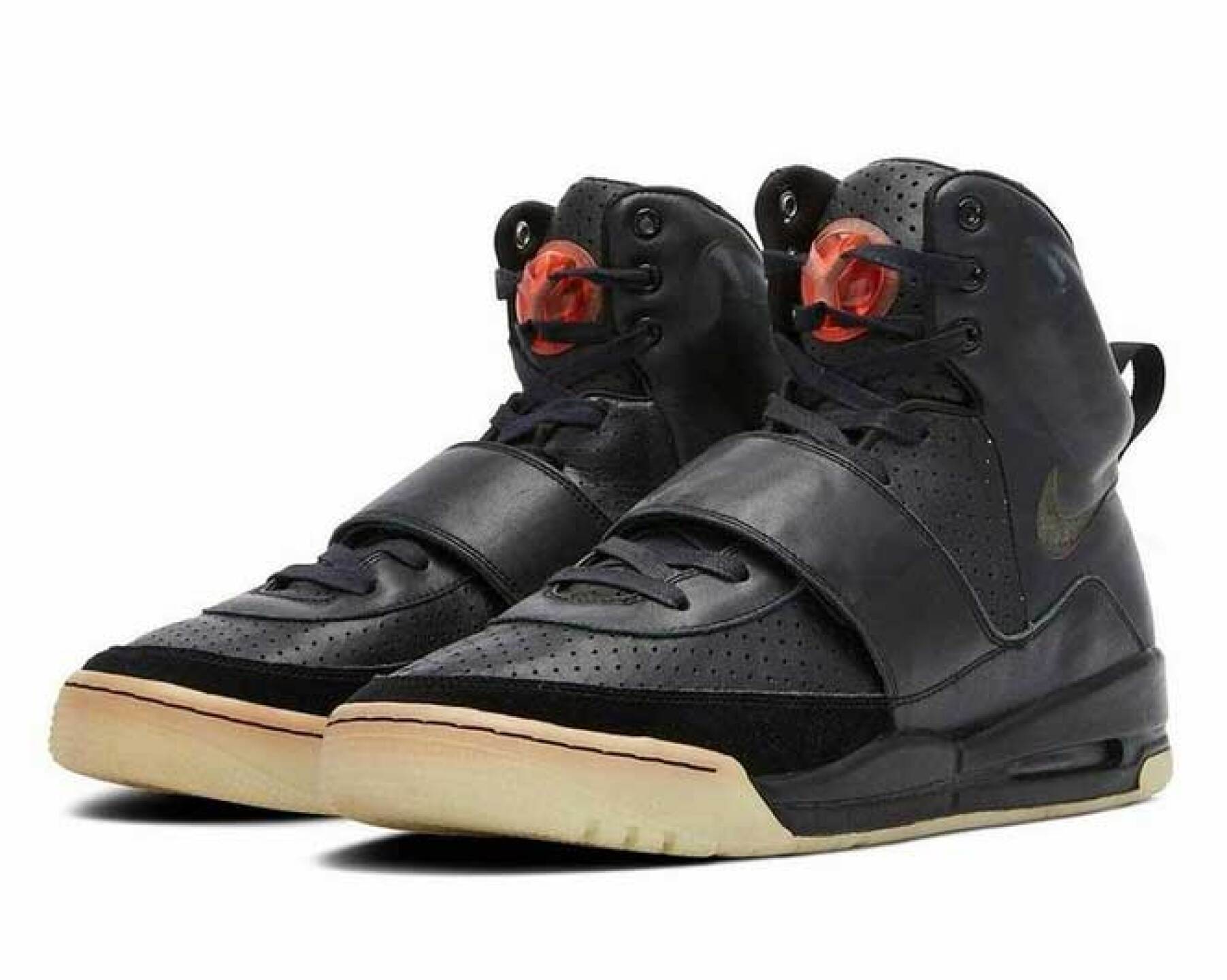 Kanye West usó estos tenis en una gala