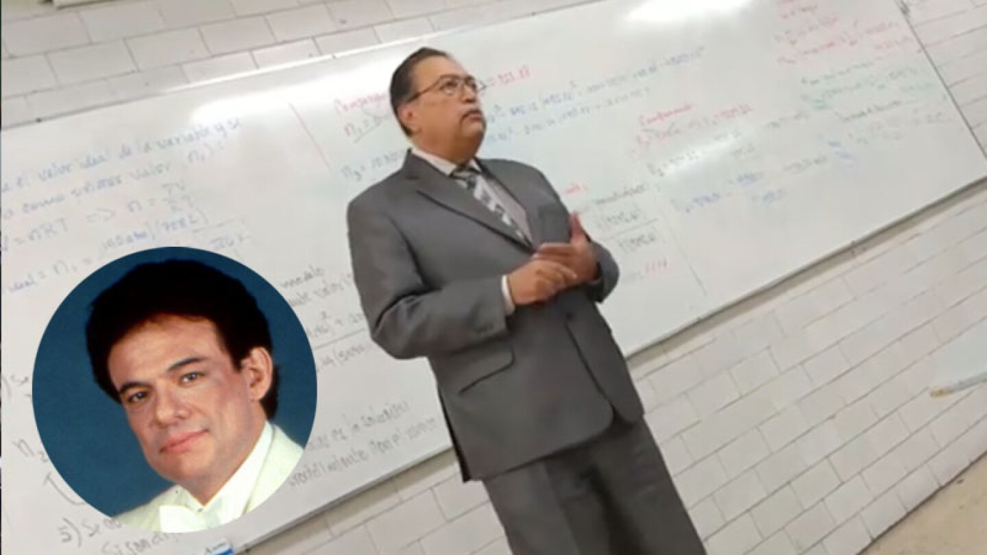 El profesor se conmovió por no haber podido asistir a los homenajes para José José en México y decidió hacer uno en su salón de clases.