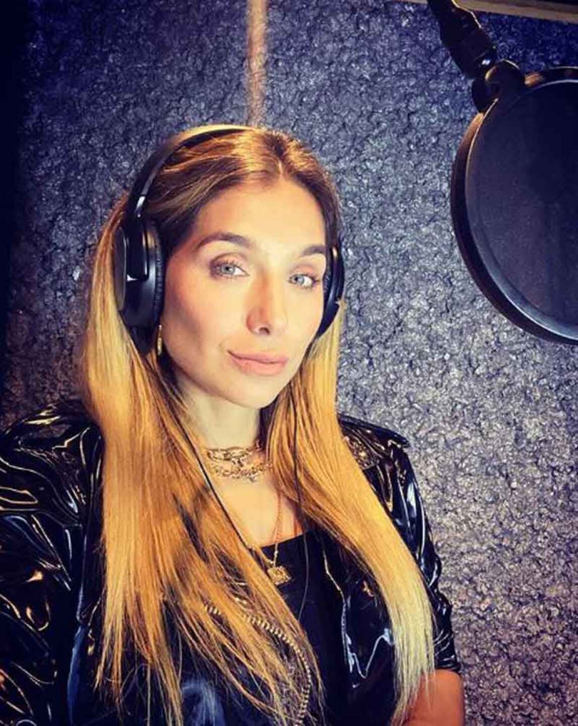 La cantante estrenará canción con su esposo.