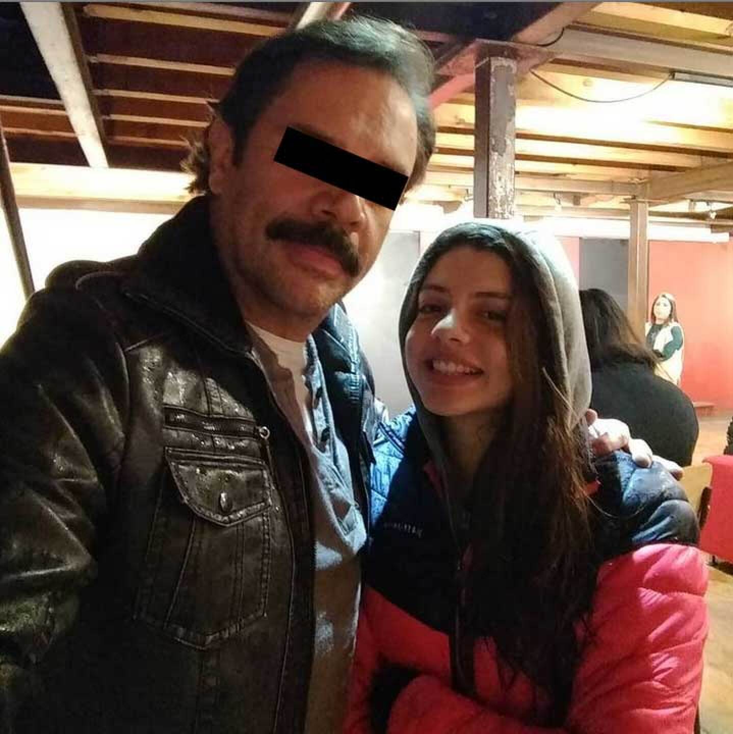 Héctor 'N' pasa su segundo cumpleaños en prisión y su hija mayor le lleva pastel para celebrar