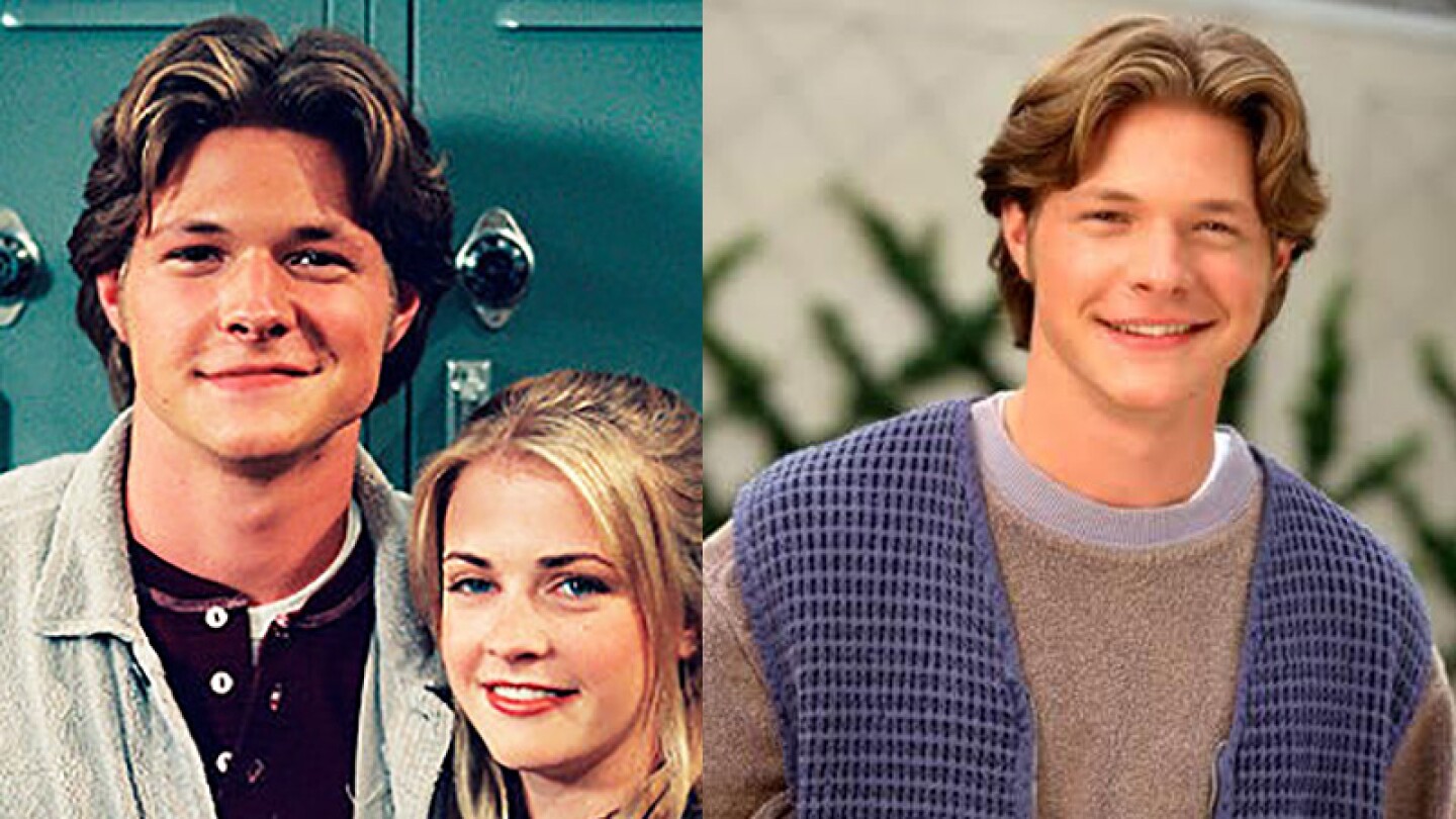 Así luce Harvey el galán de Sabrina la Bruja adolescente