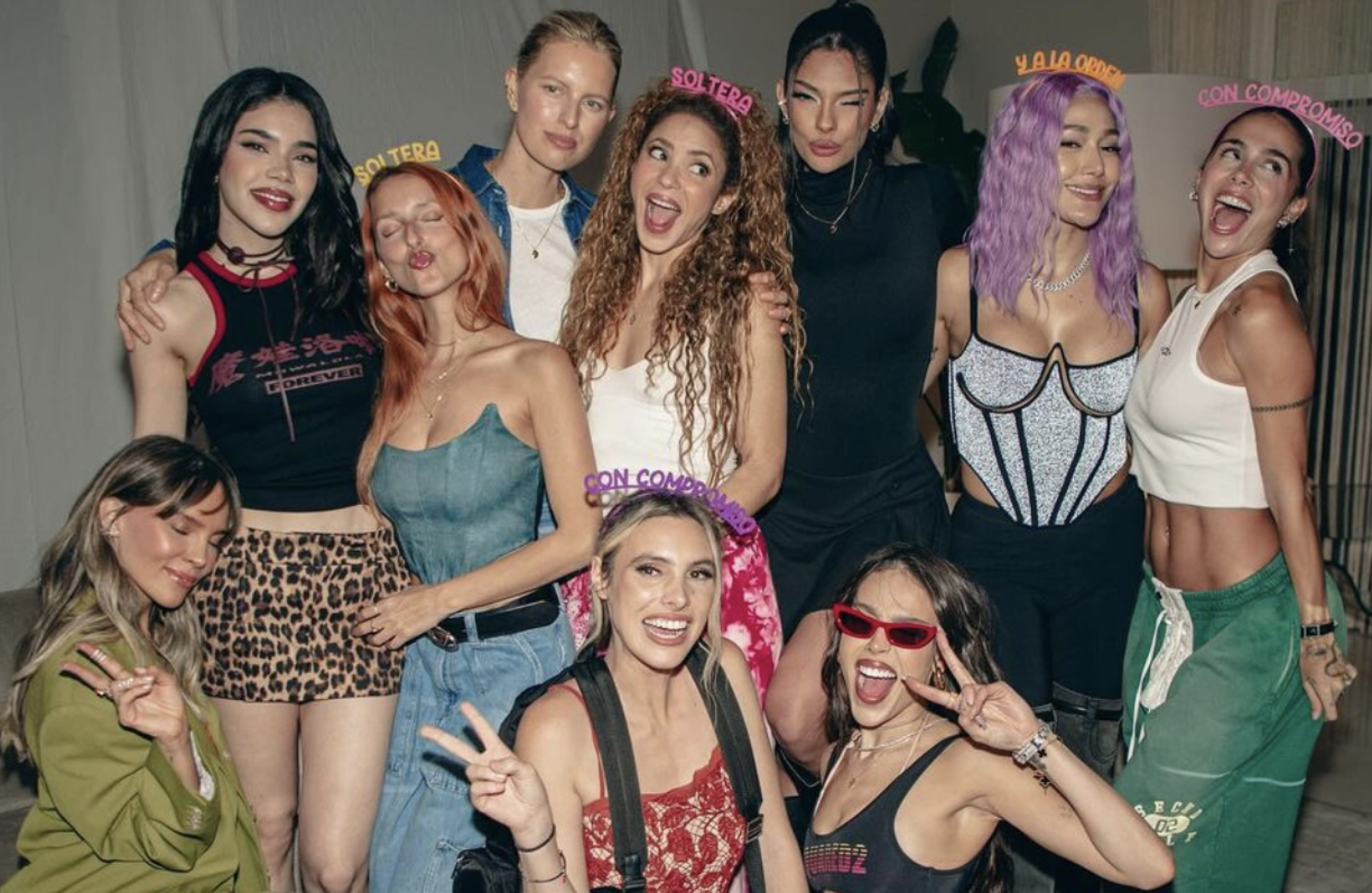 Shakira fiesta soltera con Belinda, Danna y Kenia Os