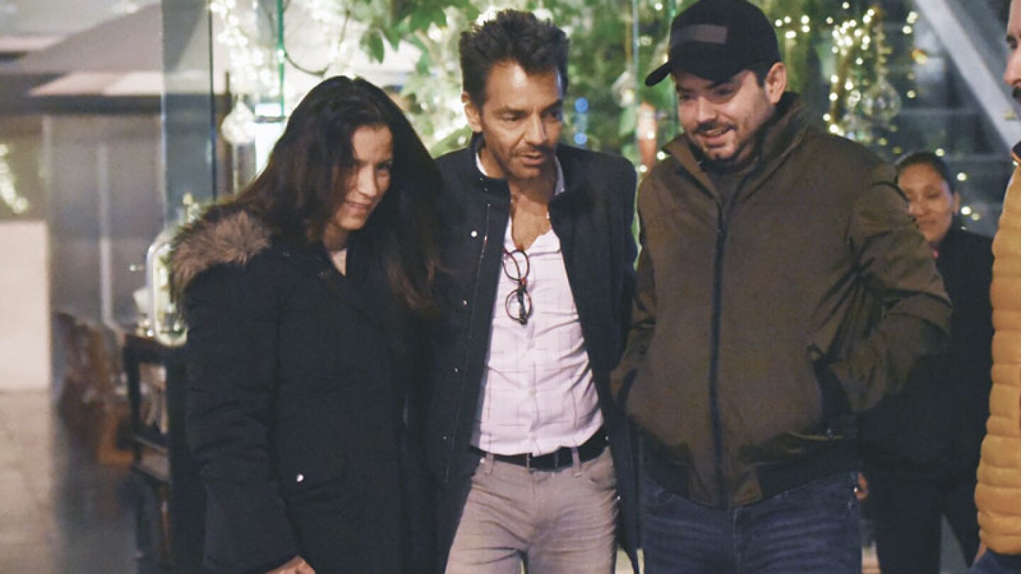 Captamos a Eugenio y José Eduardo Derbez en un reencuentro tras sus vacaciones familiares.