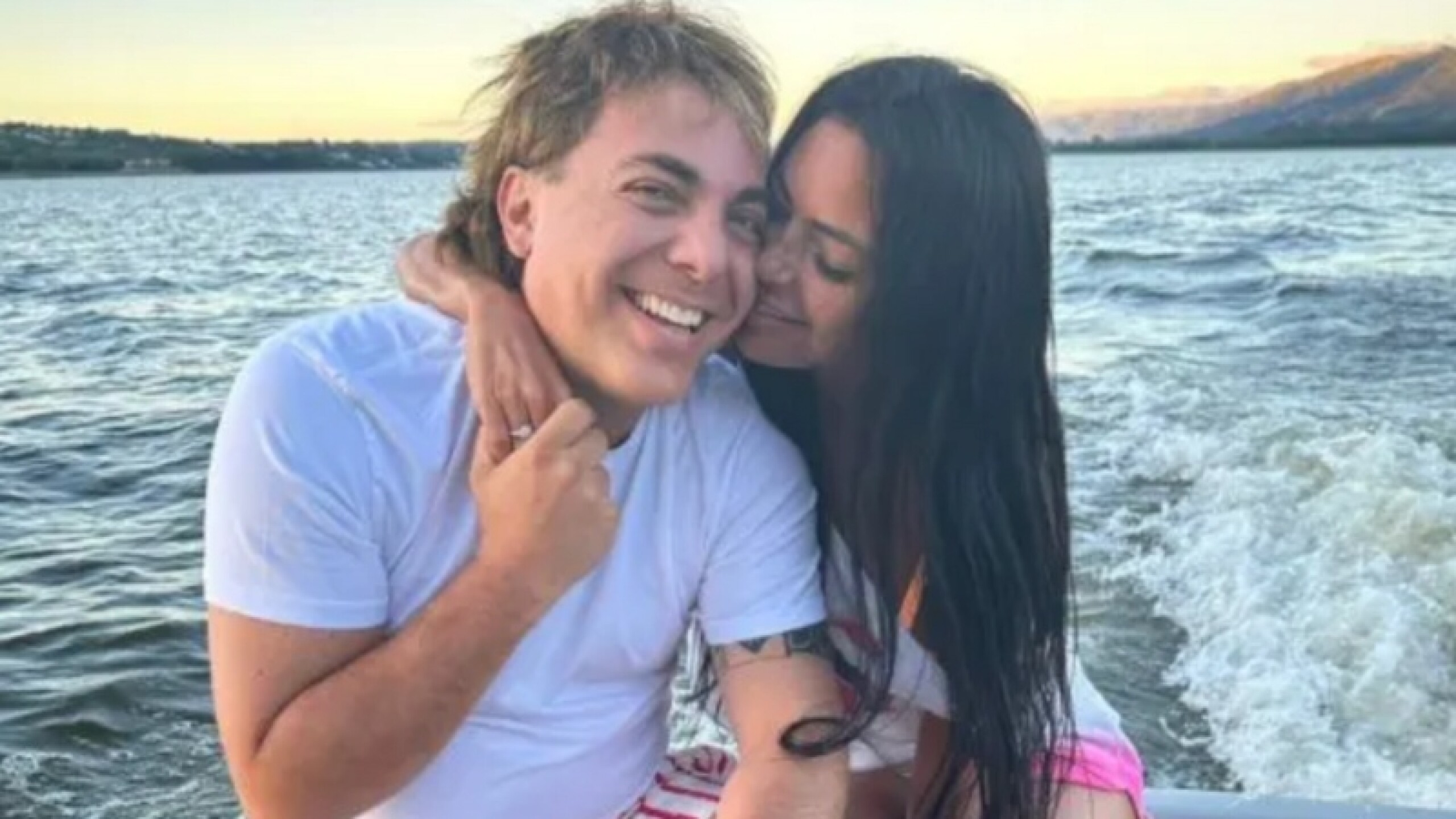 Cristian Castro presenta a su novia Mariela Sánchez