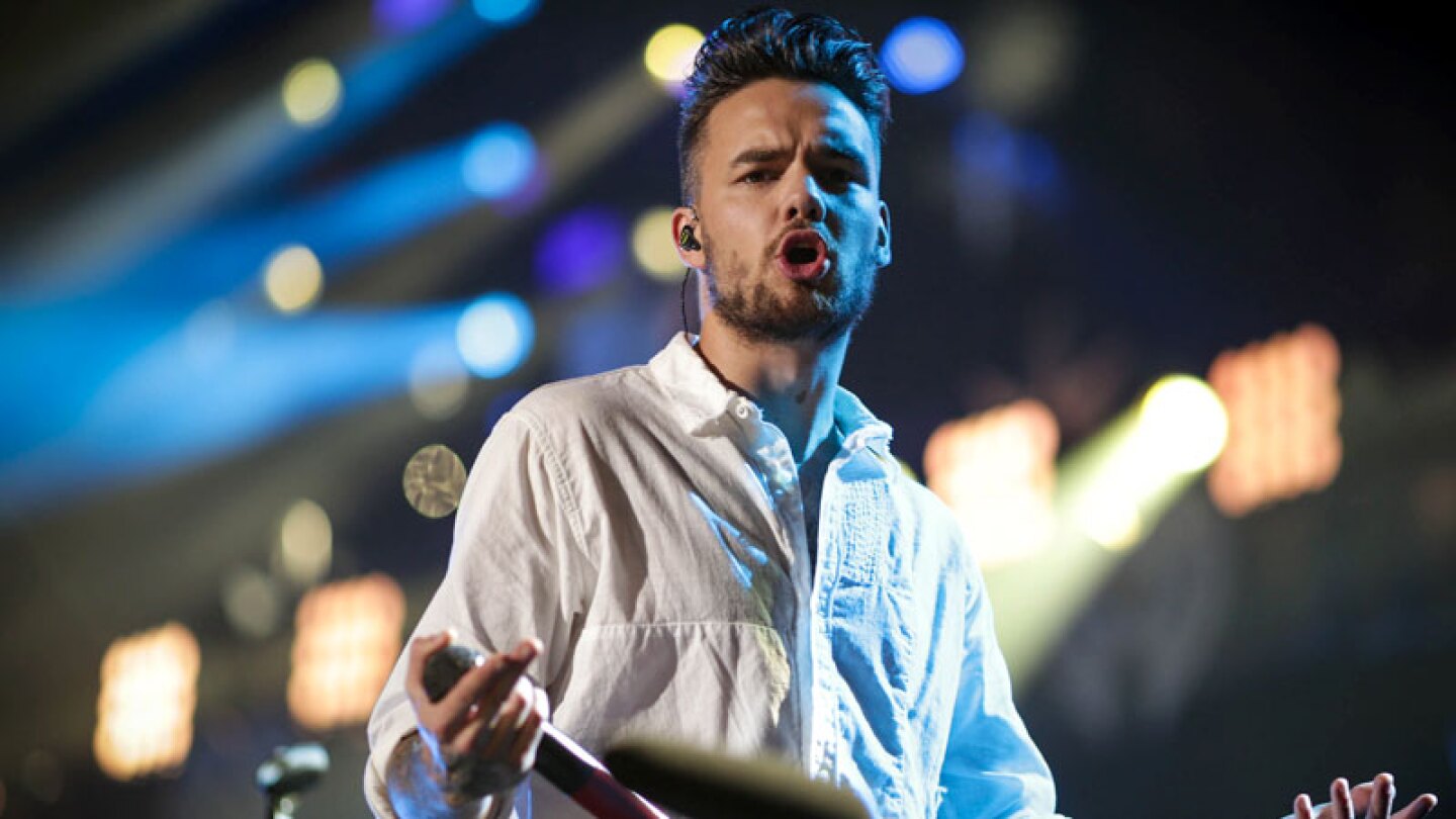 Liam Payne dejó ver su bien trabajo físico durante un concierto 