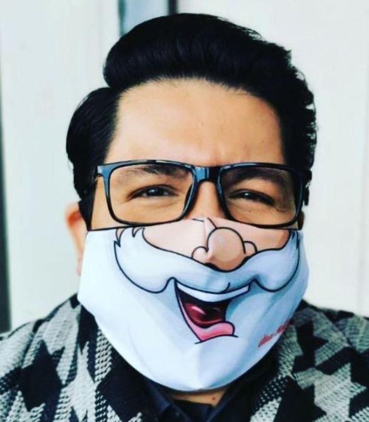 No se queda con nada.