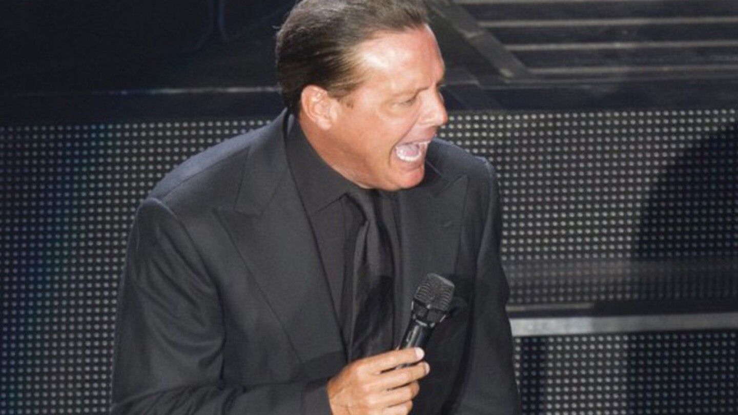 ¿Luis Miguel está perdiendo la voz? Les falla a sus fans en pleno concierto 