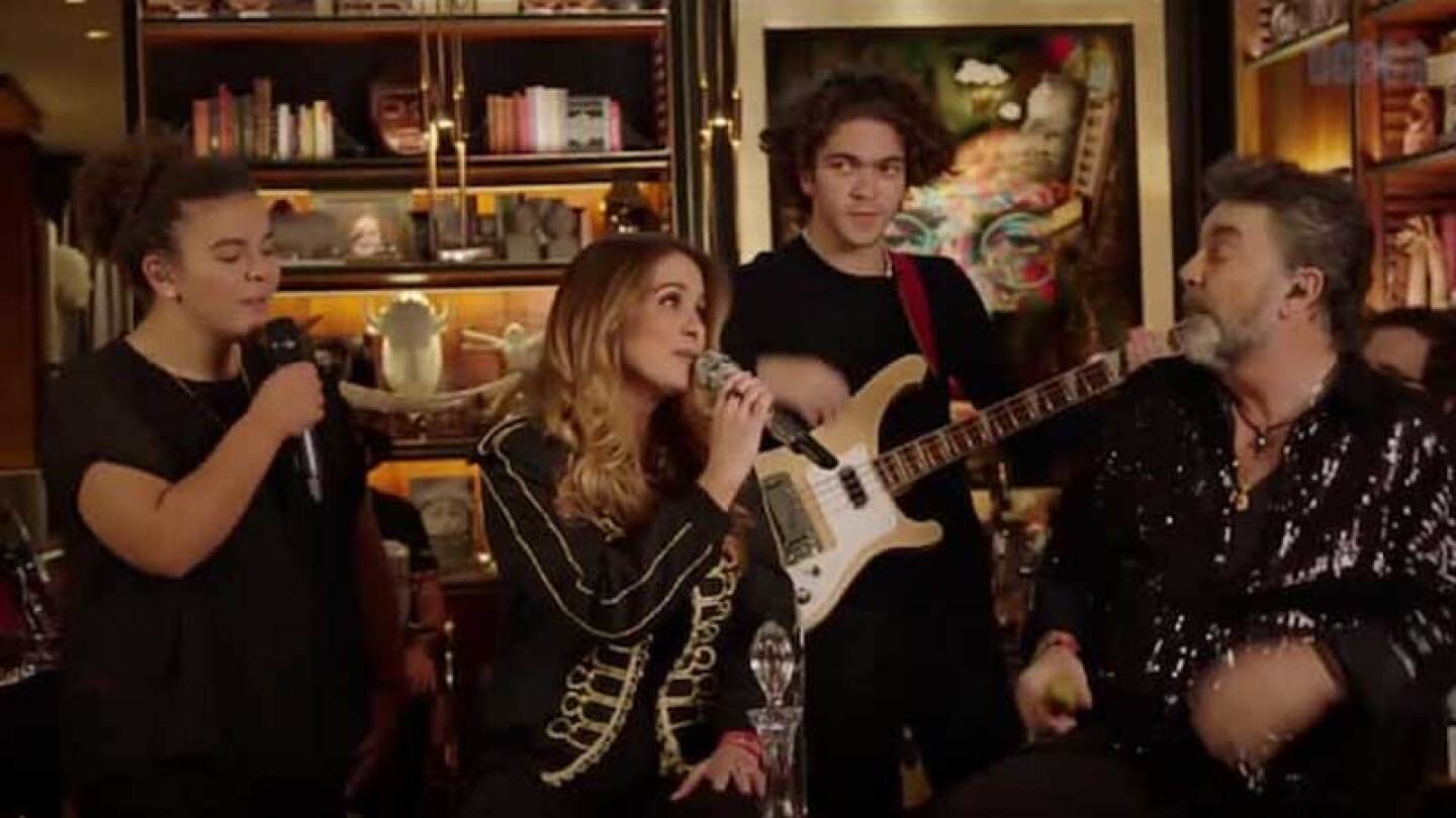 hijo mijares y lucero aparece públicamente hijos concierto videos