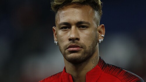 Neymar es sancionado por golpear a un aficionado