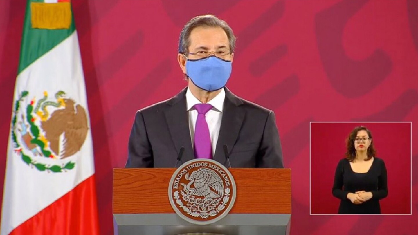 Esteban Moctezuma da fecha de regreso a clases