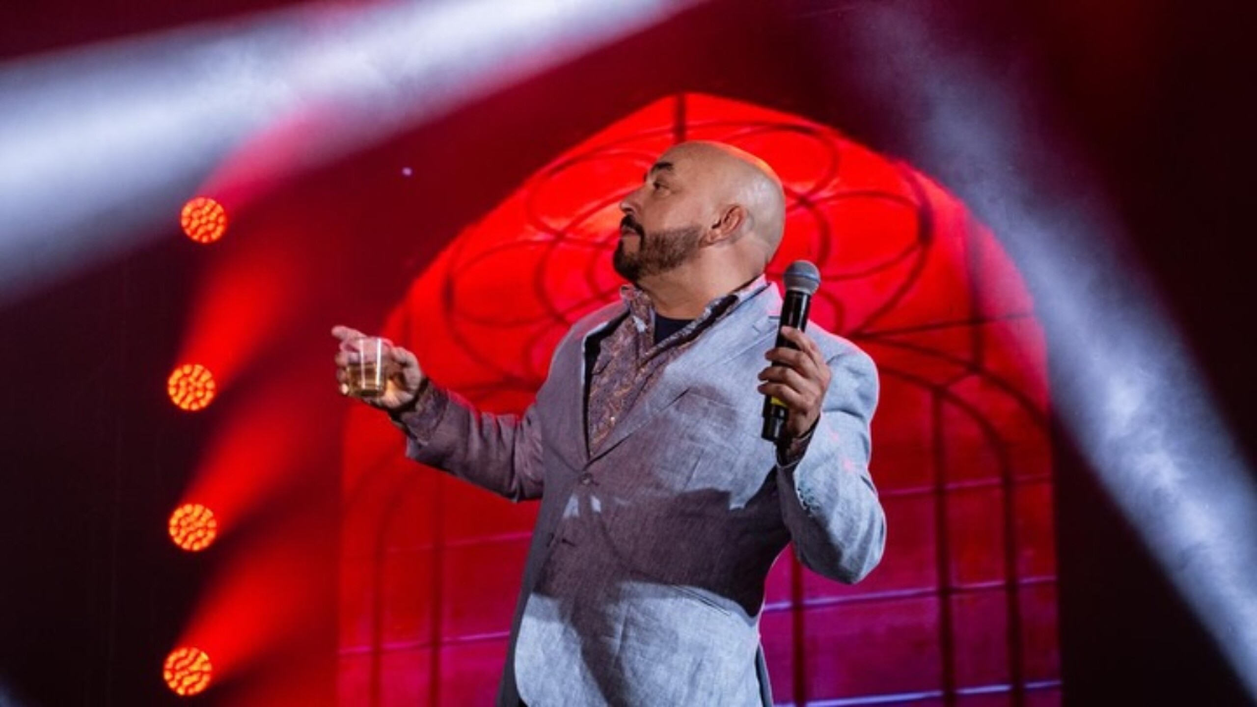 lupillo-rivera-debilidad (2).jpg